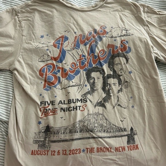 Jonas Brothers tour tee - Picture 1 of 2
